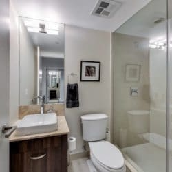 3018 Yonge Street - Bathroom