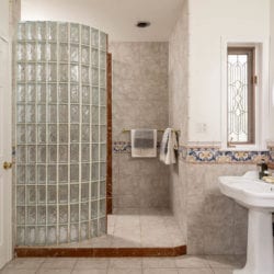 20 Admiral Road - Ensuite Bathroom