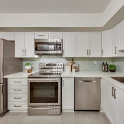 33 Elmhurst Avenue - Unit 403 | The Atrium Condos | Kitchen