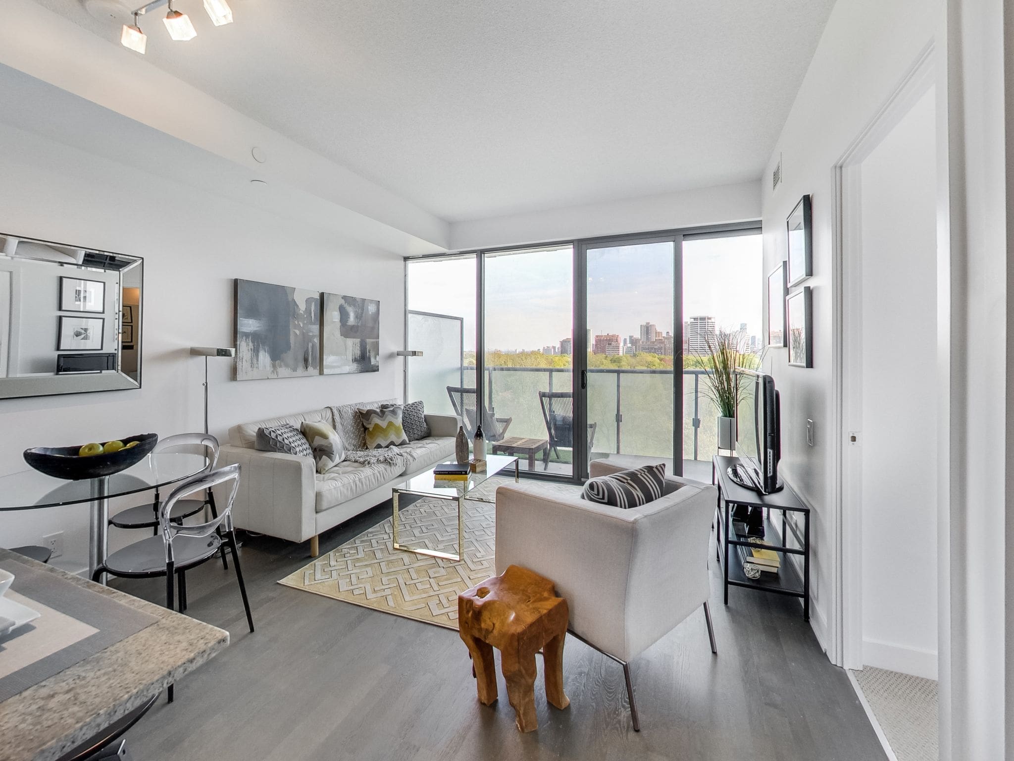 Soft Loft Condo In Toronto Merton Street